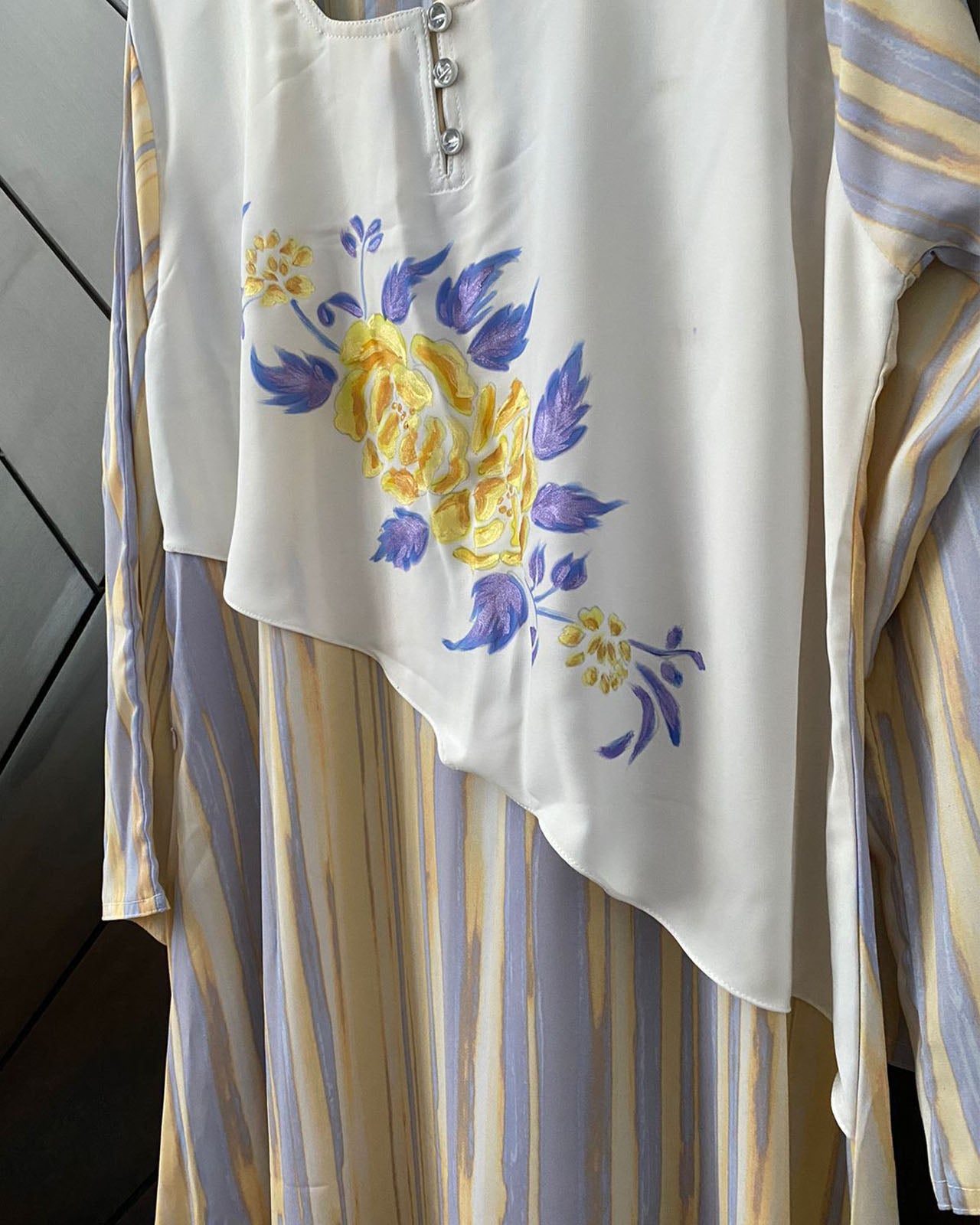 Hand-Painted Floral Satin Abaya – Pink Blossom