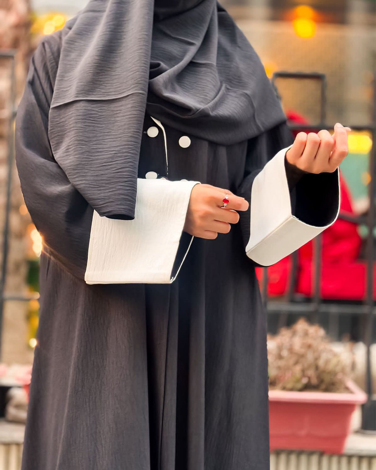 Noir Elegance – Monochrome Panel Abaya