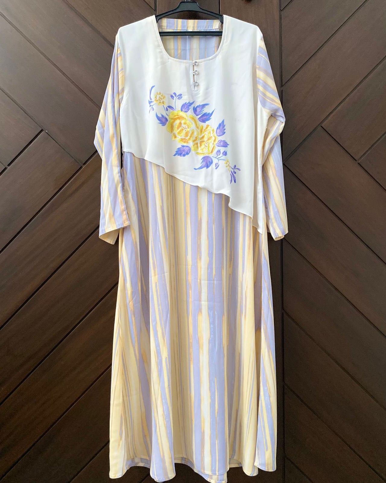 Hand-Painted Floral Satin Abaya – Pink Blossom