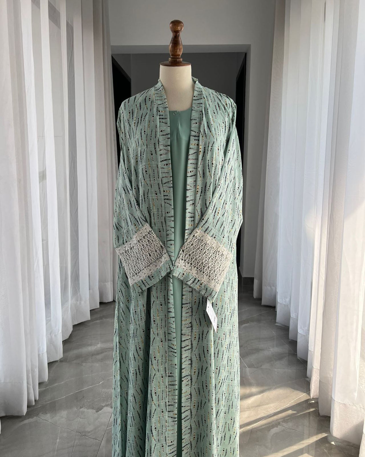 Mint Elegance Lace Cuff Abaya